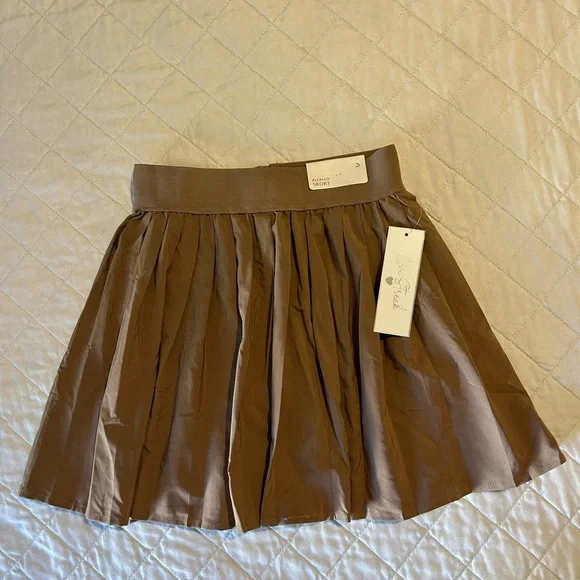 Elegant Brown Pleated Skort - Picture 6 of 9